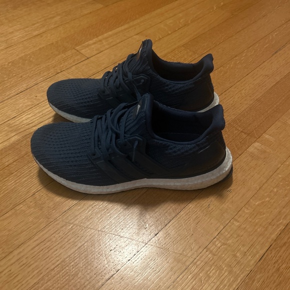 Adidas ultra boosts - Picture 1 of 1